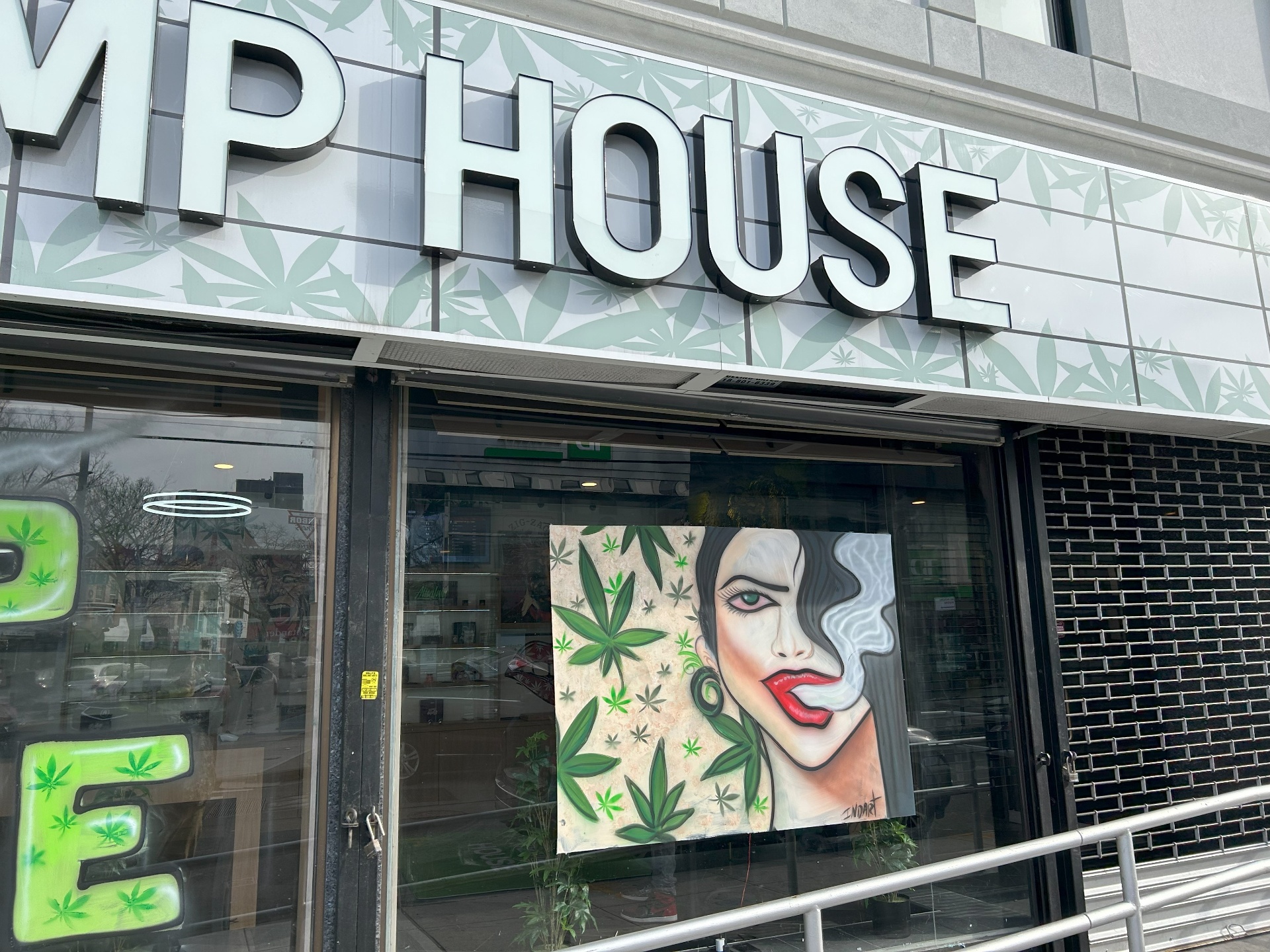 Hemp House — Smoke & Leaves